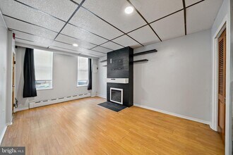 1304 Jackson St in Philadelphia, PA - Building Photo - Building Photo