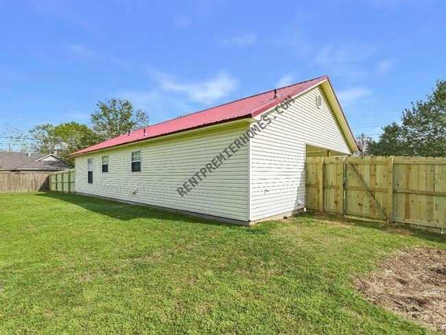 property at 14 Stephens St