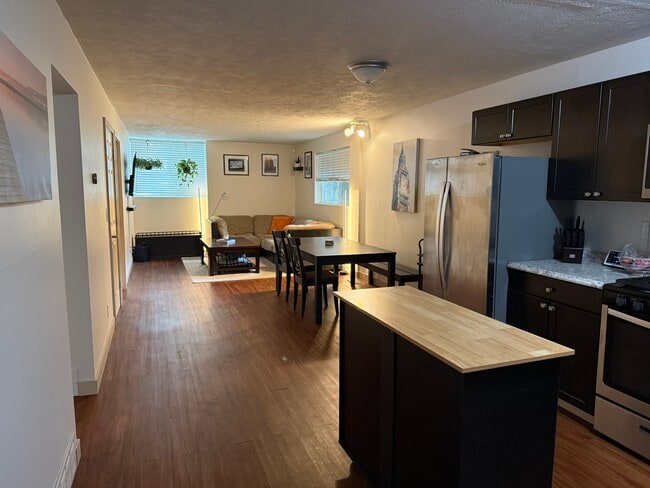 249 S 700 E, Unit 35 in Salt Lake City, UT - Foto de edificio - Building Photo