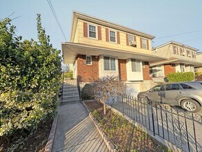 962 Clove Rd in Staten Island, NY - Building Photo - Building Photo