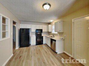 6631 Flat Rock Dr in Charlotte, NC - Building Photo - Building Photo