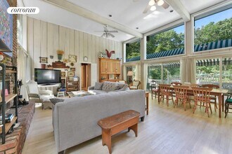 73 Copeces Ln in East Hampton, NY - Building Photo - Building Photo