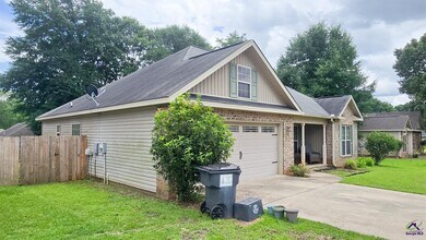 102 Woodward Pass in Kathleen, GA - Building Photo - Building Photo