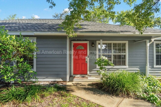 202 Stephen Ave in Mary Esther, FL - Foto de edificio - Building Photo