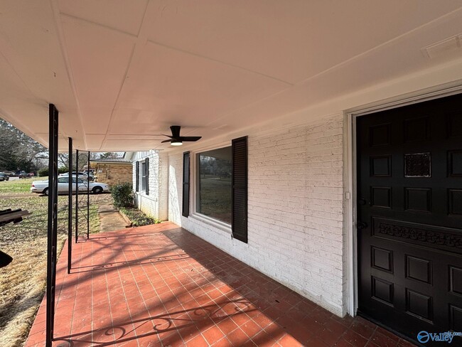3518 Bermuda Rd SW in Huntsville, AL - Foto de edificio - Building Photo