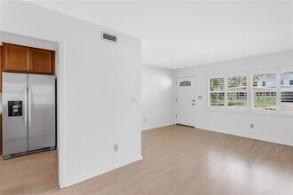 3414 W Carrington St in Tampa, FL - Building Photo - Building Photo