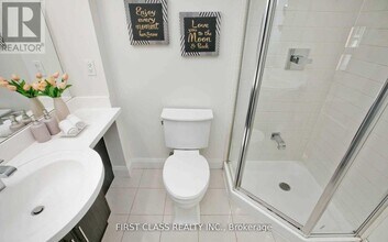 367 Beecroft Rd in Toronto, ON - Building Photo - Building Photo