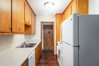 4301 Valley View Rd in Edina, MN - Building Photo - Building Photo