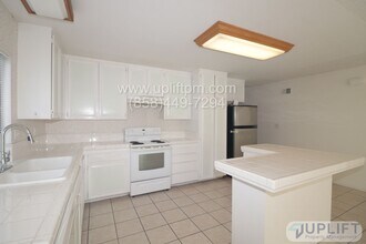 8679 Ara Pl in San Diego, CA - Building Photo - Building Photo