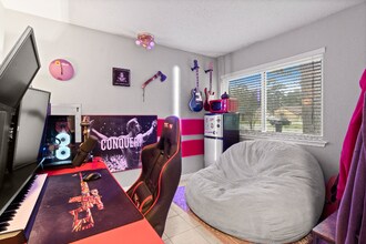 25818 Leafywood Dr in Spring, TX - Foto de edificio - Building Photo