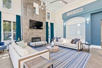 Elan Apartments in Fort Walton Beach, FL - Building Photo - Building Photo