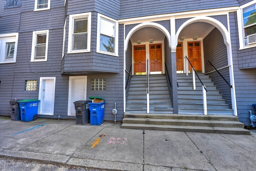 80 Heath St in Somerville, MA - Building Photo