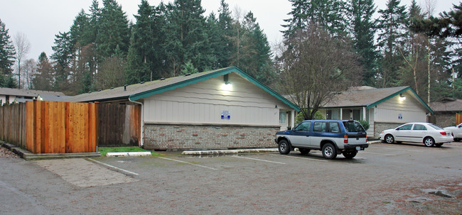 Summit View Apartments in Puyallup, WA - Building Photo - Building Photo