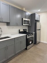566 Newark Ave, Unit 3 in Jersey City, NJ - Building Photo - Building Photo