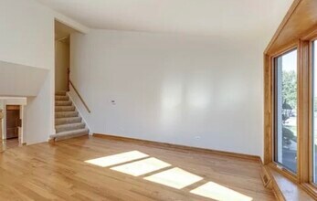 315 E Valley Ln in Arlington Heights, IL - Building Photo - Building Photo