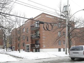 4660 Barclay in Montréal, QC - Building Photo