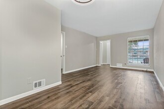 7551 Brentcove Cir in Dallas, TX - Building Photo - Building Photo