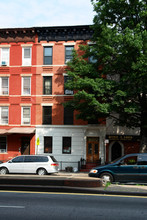 730 4th Ave in Brooklyn, NY - Foto de edificio - Building Photo