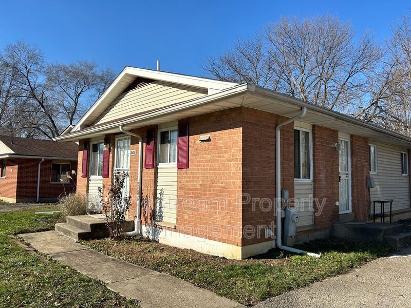 2101 Val Vista Ct in Dayton, OH - Building Photo