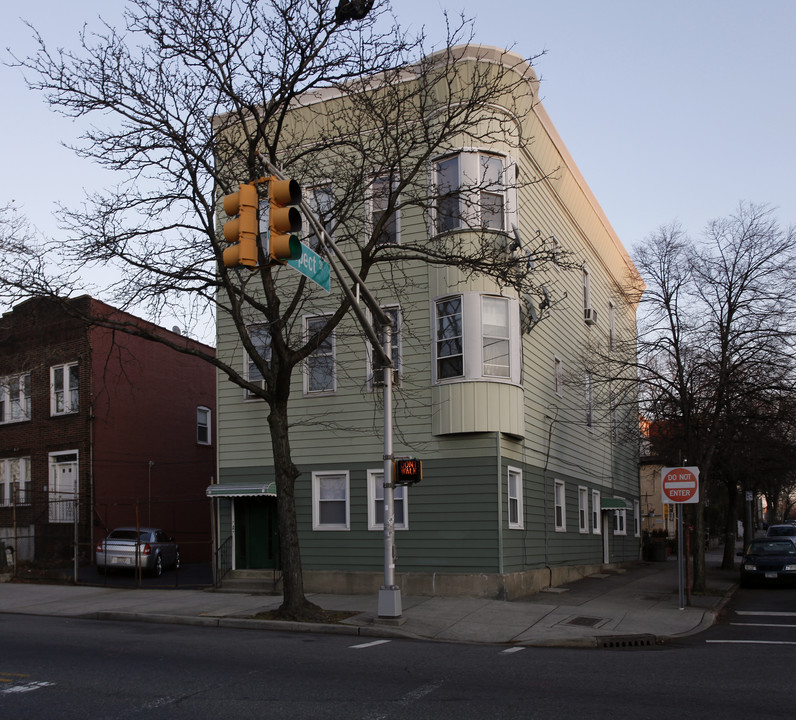 154 Central Ave in Jersey City, NJ - Building Photo