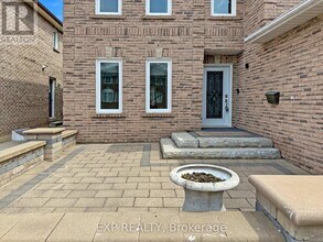 75 Somerset Crescent in Richmond Hill, ON - Building Photo - Building Photo