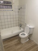 8508 1/4 S San Pedro St, Unit 8508 Quarter in Los Angeles, CA - Building Photo - Building Photo