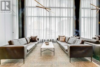 3900 Confederation Pkwy in Mississauga, ON - Building Photo - Building Photo