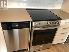 38 Monte Kwinter Ct in Toronto, ON - Building Photo - Building Photo