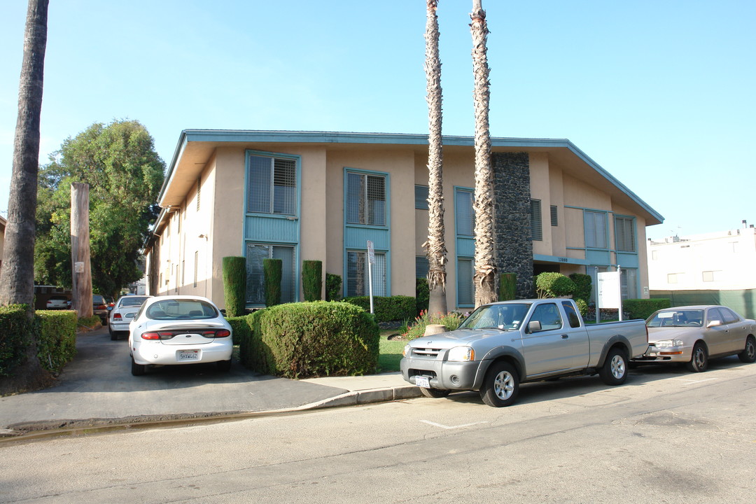 Valleyheart Apartments in Studio City, CA - Building Photo