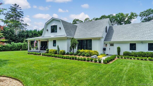 99 Beach Rd in Westhampton Beach, NY - Building Photo - Building Photo