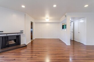 14990 Victory Blvd in Los Angeles, CA - Building Photo - Building Photo