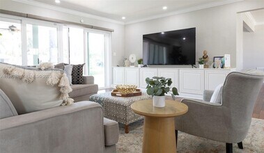 1466 NE 57th Ct in Fort Lauderdale, FL - Foto de edificio - Building Photo