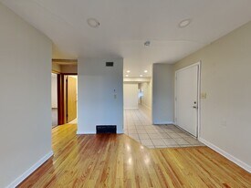 331 E 18th Ave in Columbus, OH - Building Photo