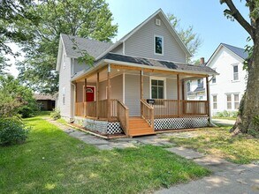 1208 Green Ave in Chariton, IA - Building Photo - Building Photo
