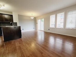 3209 Whitelaw Dr NW in Edmonton, AB - Building Photo - Building Photo