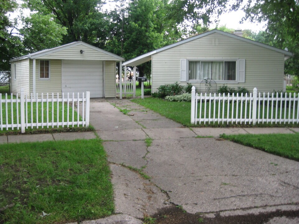 1699 Wismer St in Ypsilanti, MI - Building Photo
