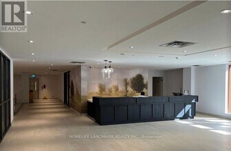 8 Beverley Glen Blvd in Vaughan, ON - Building Photo - Building Photo