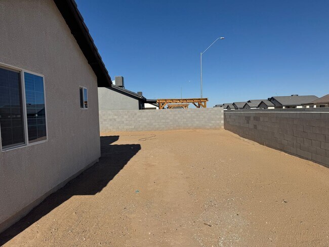 3819 E San Gabriel St in San Luis, AZ - Building Photo - Building Photo