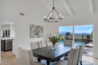 5952 Woodland View Dr in Los Angeles, CA - Building Photo - Building Photo