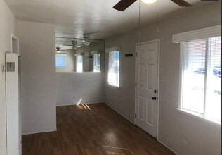 1008 Seacoast Dr in Imperial Beach, CA - Foto de edificio - Building Photo