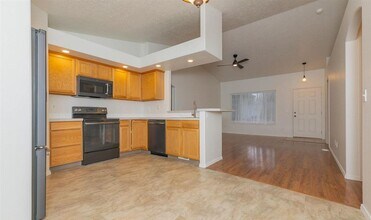 7034 E Canterbury Ln in Nampa, ID - Building Photo - Building Photo