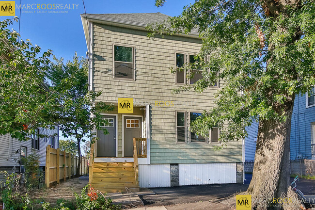 27 1st St, Unit 1 in Medford, MA - Building Photo - Building Photo