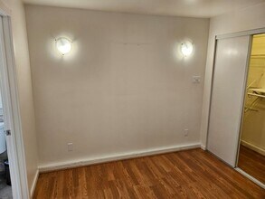 20624 Kittridge St in Los Angeles, CA - Building Photo - Building Photo