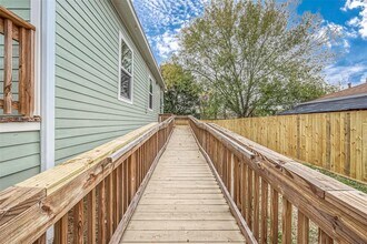 4813 Palisade Dr in Houston, TX - Building Photo - Building Photo