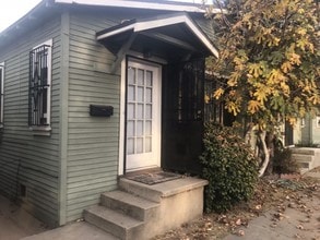 402 Micheltorena St, Unit 1/2 in Los Angeles, CA - Building Photo - Building Photo