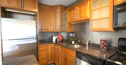 4 Fort Washington Pl in Cambridge, MA - Building Photo - Building Photo