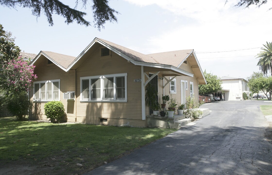 11035 Mcgirk Ave in El Monte, CA - Building Photo