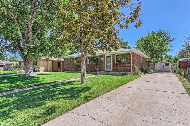 4030 S Inca St in Englewood, CO - Building Photo - Building Photo