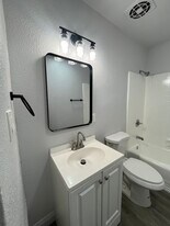 3800 W 27th St, Unit 126 in Los Angeles, CA - Building Photo