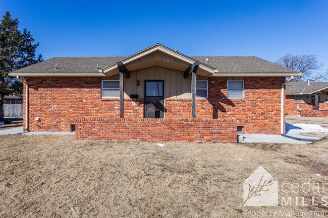 631 N Country Acres Ave in Wichita, KS - Building Photo - Building Photo